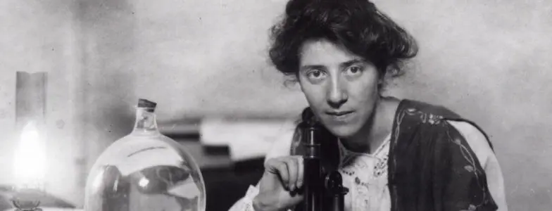 marie stopes in her laboratory