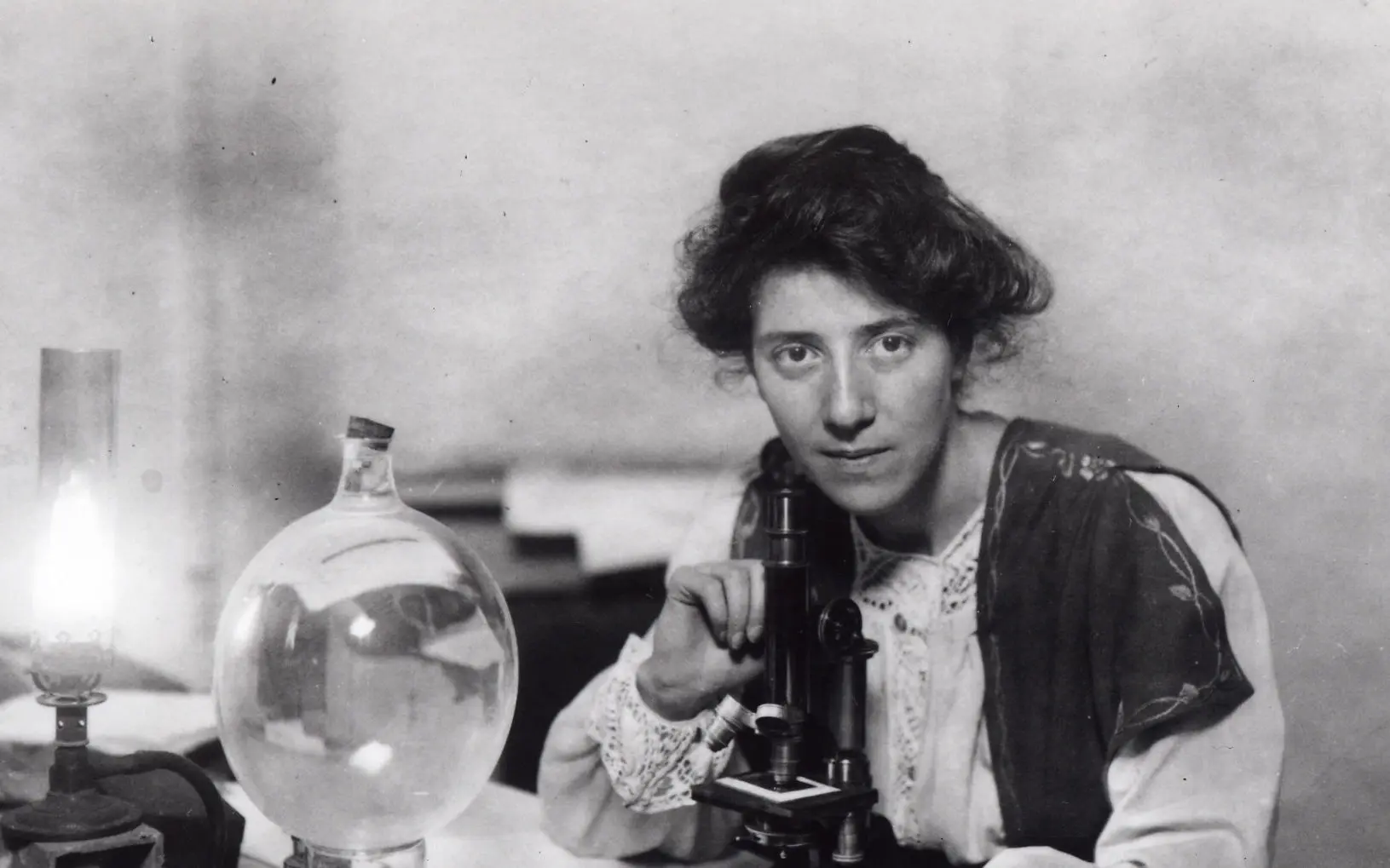 marie stopes in her laboratory