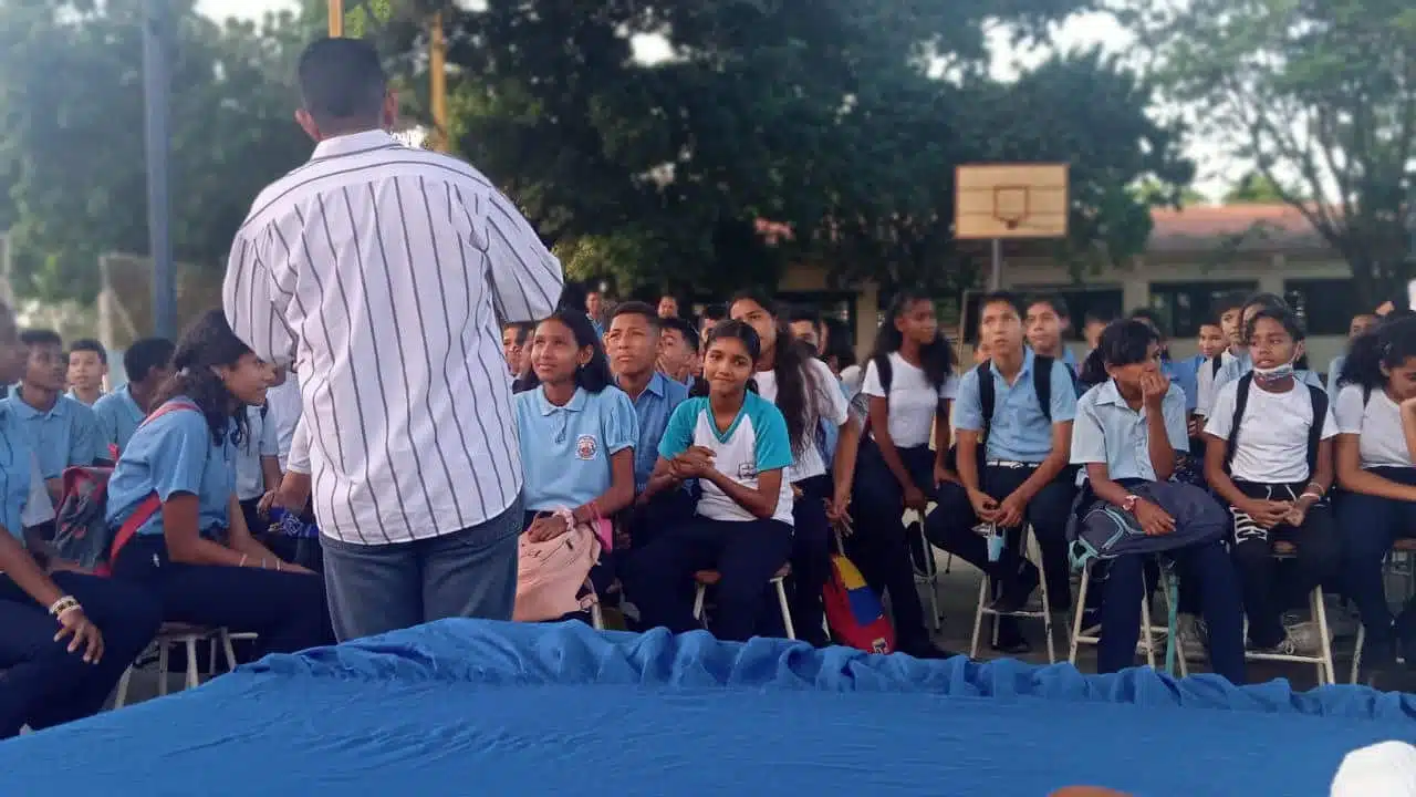 educating students in Venezuela
