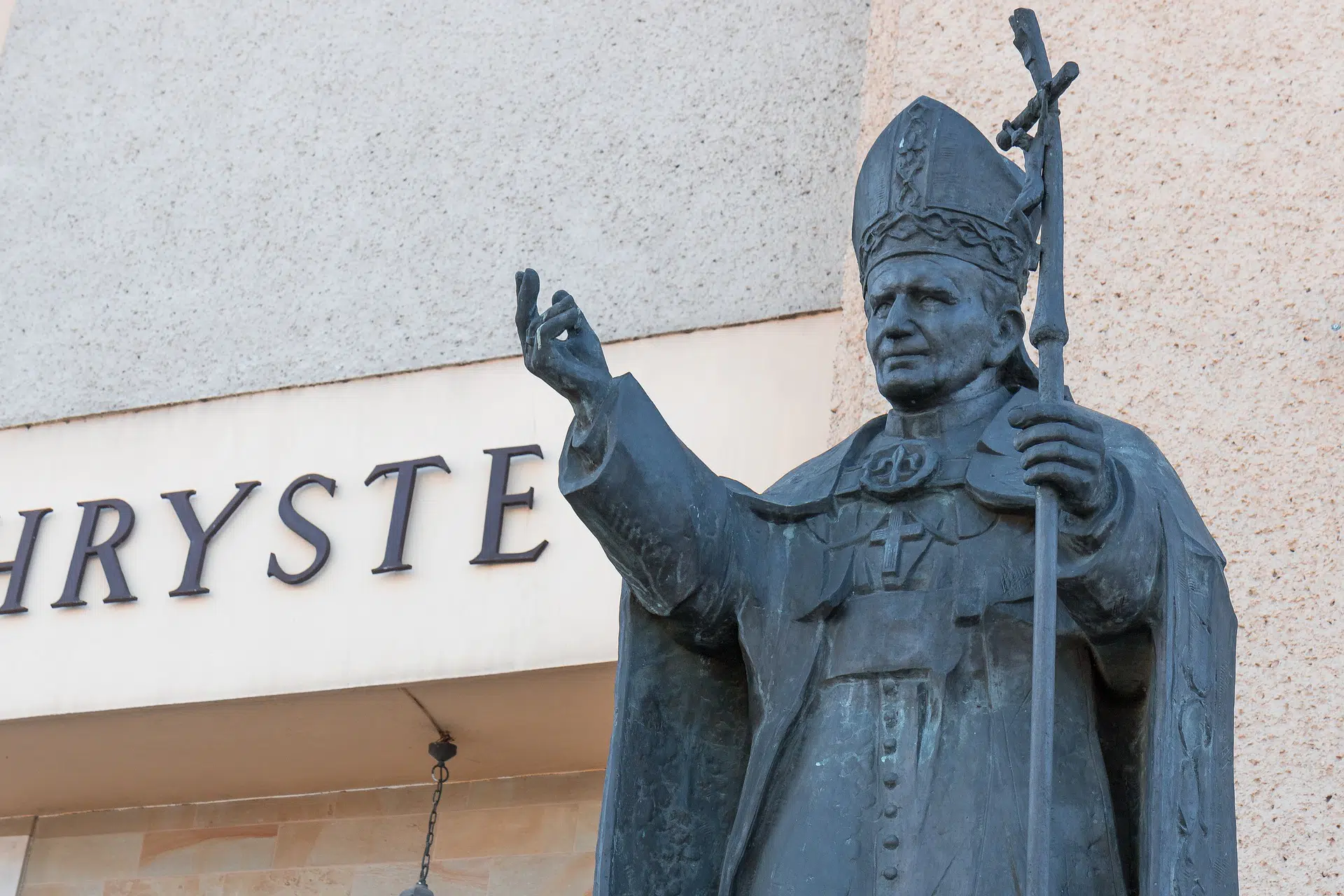 statue of pope saint john paul ii