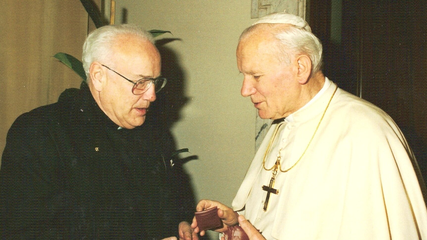 Photo of HLI founder Fr. Paul Marx with Pope St. John Paul II