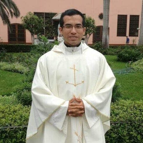 In Peru, Fr. Luis wanted to help young people embrace chastity, but struggled to compete with the messages of the culture. HLI’s training gave him the tools to share God’s plan for love, marriage, and family.