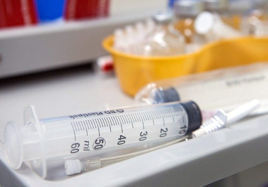 vaccine medical syringe